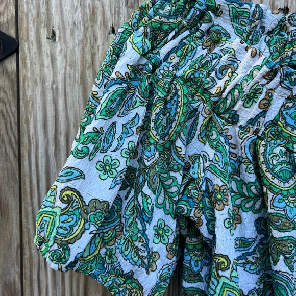 LOFT Floral Green White Crinkle Off Shoulder Paisley Cropped Top Wom Large NWT - Picture 6 of 11